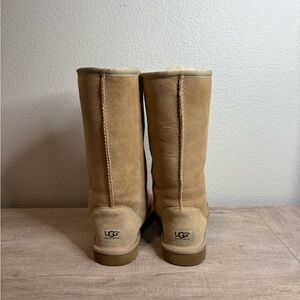 UGG 5815 Tall Sheep Boots sand color size- like new
